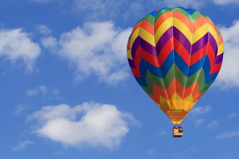 En tur i en luftballon er en fremragende gave til ham